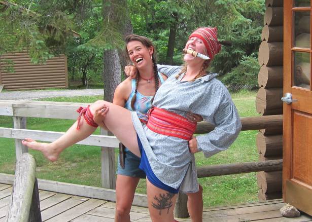 Voyageurs dress up